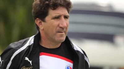 Héctor Vargas técnico de Olimpia.