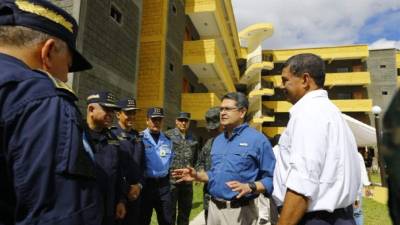 El presidente Juan Orlando Hernández Alvarado en una charla con operadores de justicia sobre los beneficios de este complejo.