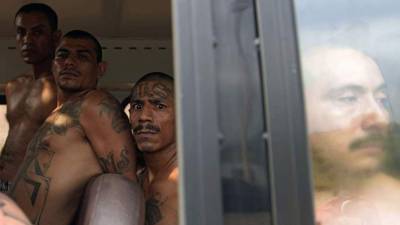 La mara 18 y la MS 13 son las responsables de la crisis de inseguridad y violencia que azota a El Salvador, según las autoridades.