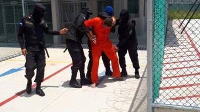 Los protocolos de seguridad dentro de la cárcel son muy estrictos y distan mucho de lo que estaban acostumbrados los pandilleros.