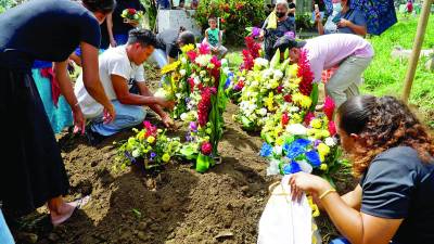 Madre de hermanos asesinados en Chamelecón: “Mis hijos eran muchachos estudiosos y trabajadores”