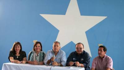 Los líderes nacionalistas ofrecieron una conferencia de prensa ayer.