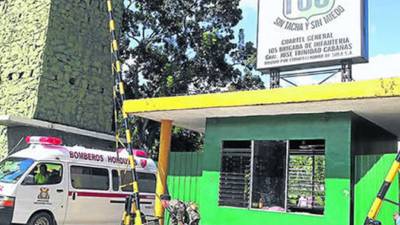 El militar se encontraba dentro de un vehículo cuando fue atacado.