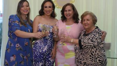 Olga Echeverri, Adriana Hawit, Elda Echeverri y Anatilde Castro.