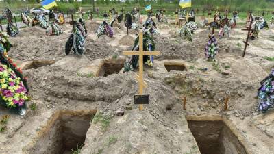 Tumbas en el cementerio municipal de Bucha, Ucrania, en una imagen tomada el pasado 15 de mayo.