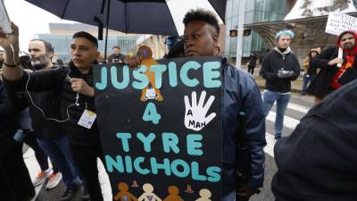 Vista de una manifestación reclamando justicia por la muerte de Tyre Nichols en Memphis (EE.UU.).