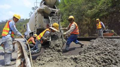 Los proyectos carreteros y de puentes impulsarán el crecimiento de este sector. Foto: Yoseph Amaya.