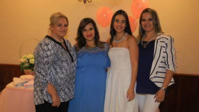 Celestina Rodríguez, Nicole Echeverry, Lariza Vinish y Zulin Rodríguez