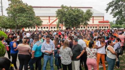 Proceso. Varios maestros que se sometieron al examen se reunieron en el Liceo Militar del Norte el pasado lunes.