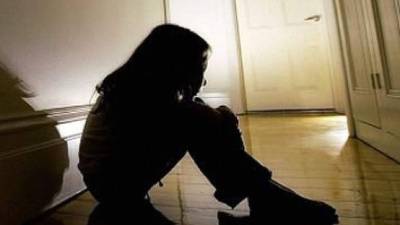 La menor fue sorprendida por un grupo de menores que la violaron colectivamente. Foto ilustrativa: Getty