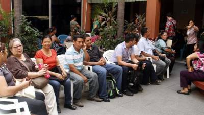 Los sampedranos acudieron a pagar ayer en el penúltimo día del beneficio.