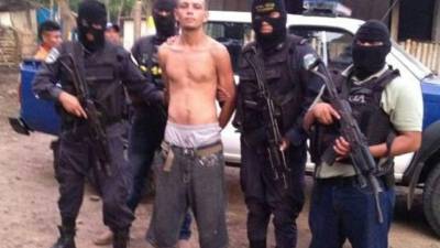 Uno de los detenidos en la aldea Las Flores en Concepción del Norte, Santa Bárbara.