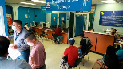 <b><span class=mln_uppercase_mln>Servicio.</span></b> Oficina de la Secretaría de Trabajo en el barrio El Centro.