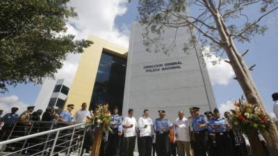 El mandatario Juan Orlando Hernández encabezó la inauguración del nuevo edificio de la Policía Nacional.