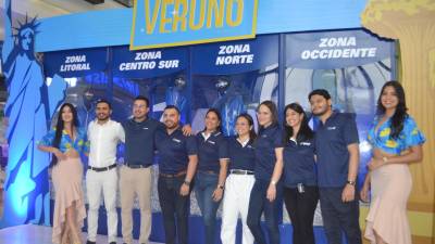 El equipo de UNO presente en el sorteo de la promoción Veruno, realizado en Mall Altara, San Pedro Sula.