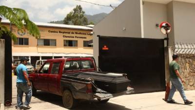 Los cuerpos fueron llevados a la morgue.