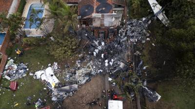 Un <b>avión</b> con 62 personas a bordo se estrelló el viernes en el sureste de <b>Brasil</b>, sin dejar supervivientes. ¿Qué se sabe hasta ahora de la peor tragedia aérea en suelo brasileño en 17 años?