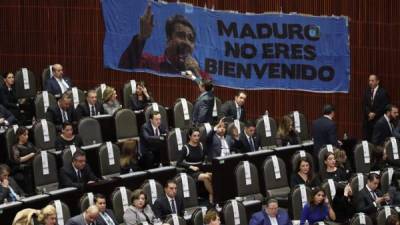 Maduro arribó directamente al Palacio Nacional, ubicado a un costado del Zócalo, acompañado por su esposa, Cilia Flores. EFE