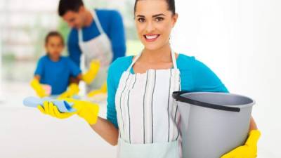 Todos los miembros del hogar deben participar en las labores domésticas.
