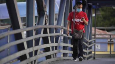 Los prototipos están en la fase de pruebas con maniquíes que cumplen con todas las características de una persona. EFE/ Carlos Lemos/Archivo