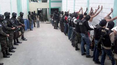 Elementos de Seguridad establecieron el orden en el penal.