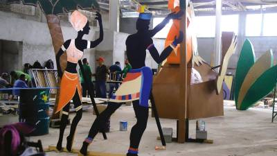 Los porteños se preparan para el cierre de las actividades de la Feria Agostina.Fotos: Franklyn Muñoz.