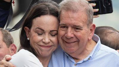 Fotografía de archivo de los líderes opositores venezolanos Edmundo González Urrutia -reconocido por Washington como ganador de los últimos comicios presidenciales de julio y actualmente exiliado en España- y María Corina Machado.