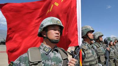 China refuerza su ejército en medio de las tensiones mundiales.