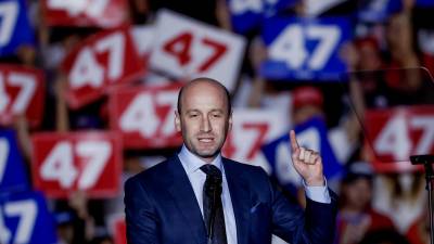 El ex asesor de la Casa Blanca Stephen Miller durante un acto de campaña en McCamish Pavillion.