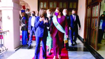 <b>Harris se reunió con Xiomara Castro el 27 d enero de 2022 cuando asumió la presidencia de Honduras.</b>