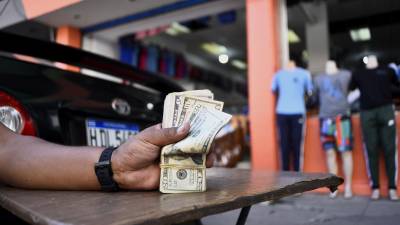 El comercio se está viendo afectado por la falta de divisas para importar.