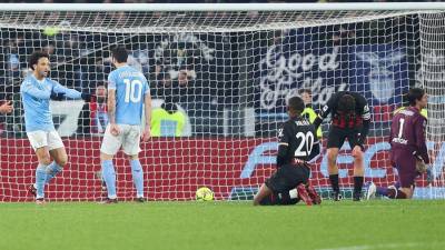 ¡Otra caída del campeón! Lazio golea al Milan en la Serie A
