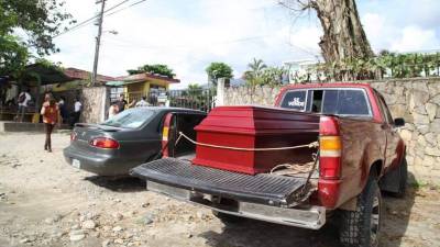 El cadaver de Deisy Barahona fue entregado a familiares y llevado a la aldea El Hato donde residía