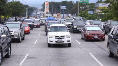 <b>El parque vehicular de San Pedro Sula y Tegucigalpa pasó de unos 913,000 (2018) a 1.</b>5 millones en 2023.