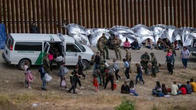 El afgano fue detectado entre un grupo de migrantes que se entregaron a las autoridades fronterizas en California.