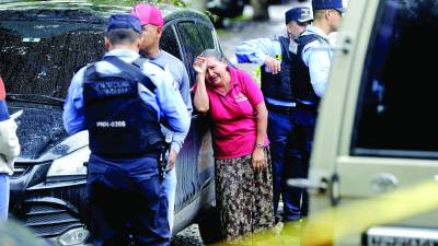 <b>La abuela de Richard Ávila estaba desconsolada; policías interrogaron a estudiantes. </b>