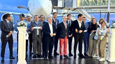 Ejecutivos de Palmerola e Iberojet en la inauguración.