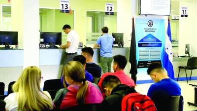 <b>La oficina noroccidental del SAR se halla en la primera calle de San Pedro Sula. Foto: Melvin Cubas.</b>