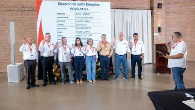 Momento en el cual se realiza la juramentación de la nueva Junta Directiva del periodo 2026-2027.