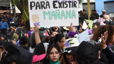 Decenas de mujeres conmemoraron este jueves el Día de la Mujer Hondureña con movilizaciones para reclamar justicia y el fin de la violencia machista en Honduras, donde 380 murieron en 2023, así como la impunidad que rodea esos casos.