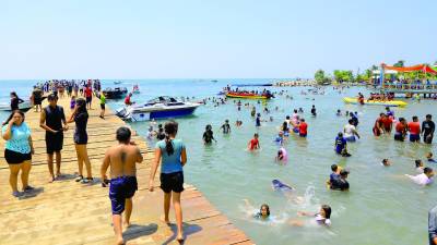 <b>Tanto el turismo de playa como el de aventura y el religioso han tenido una disminución de visitantes hondureños. Fotos: M. Cubas.</b>