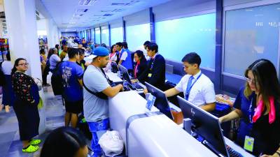 En el Villeda Morales operan 12 aerolíneas, en la terminal operan cuatro empresas internacionales. Fotos: Melvin Cubas.