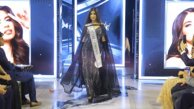 La presentación oficial de las candidatas al Miss Honduras Universo 2026 marcó el inicio de una travesía donde los sueños comenzaron a tomar forma. En la foto vemos a Yariela García, Miss Comayagua, quien se ha posicionado como una de las favoritas de la competencia.