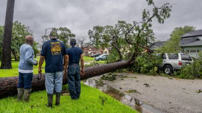 La tormenta Beryl dejó inundaciones, árboles caídos y daños en infraestructuras en Texasa.