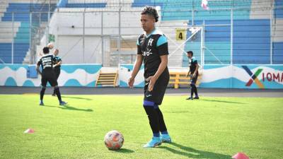Henry “Cachita” Gómez está peleando por un puesto en la lista de 23 futbolistas de Honduras para la Copa Oro 2023.