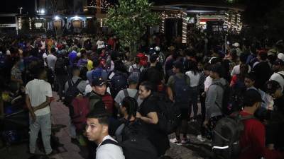 Cientos de migrantes partieron este domingo desde Chiapas en su ruta hacia EEUU.