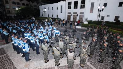 La Policía Nacional dio inicio ayer al toque de queda en la Capital Industrial y la normativa es clara: no hay excepciones, salvo emergencias, personas que van a tomar un vuelo o personal en turno justificado.