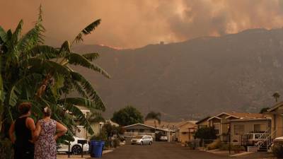 Vista de un incendio en la localidad de Lake Elsinore en California (EE.UU.).