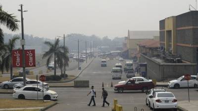 <b>El humo sigue siendo evidente en todo el valle de Sula y el resto del país al igual que los incendios y todo tipo de quemas.</b>