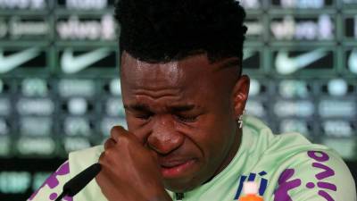 Vinicius no pudo contener las lágrimas al hablar sobre el racismo que ha venido sufriendo.